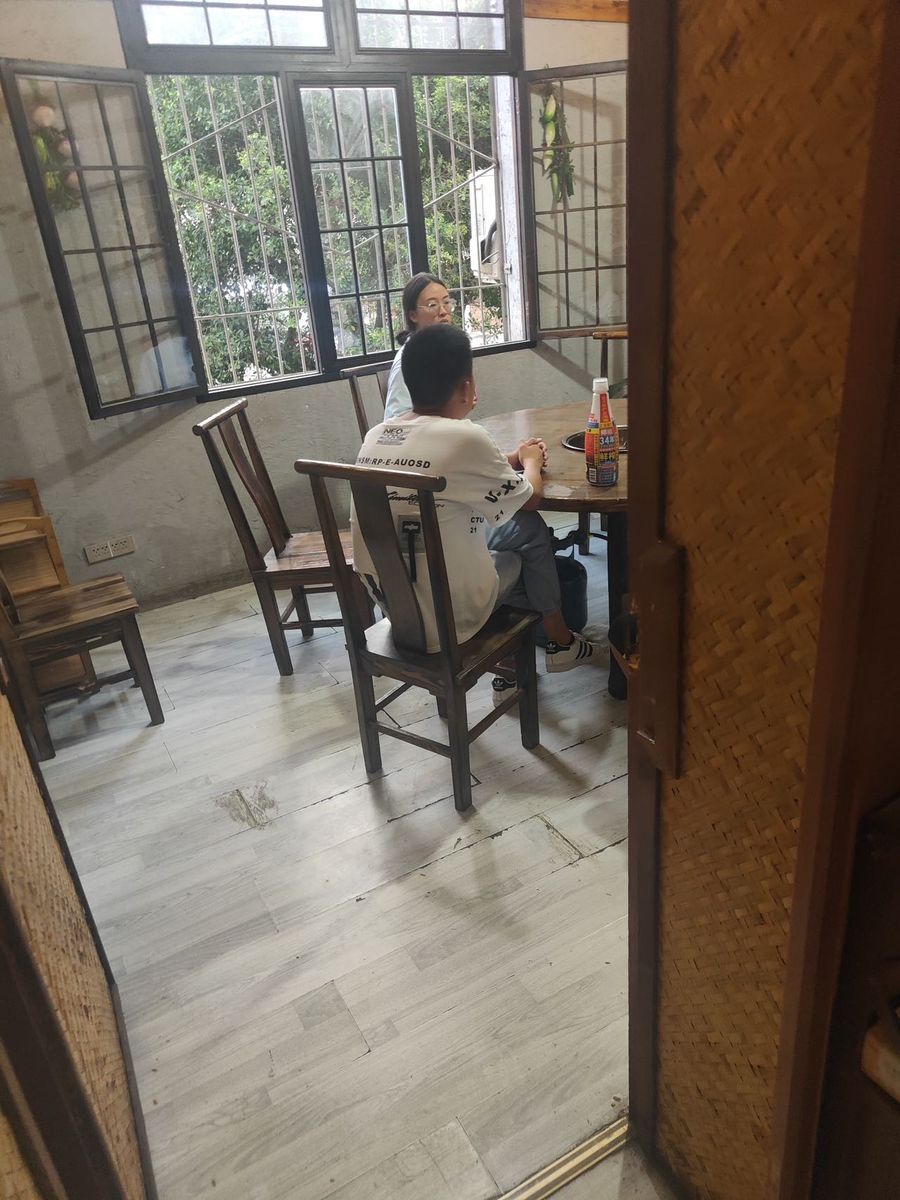 新吴硕放 奶茶店周末店员